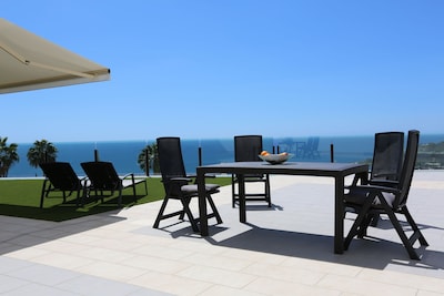 Luxuriöses Appartement mit 256 qm großer Terrasse und spektakulärem Meerblick