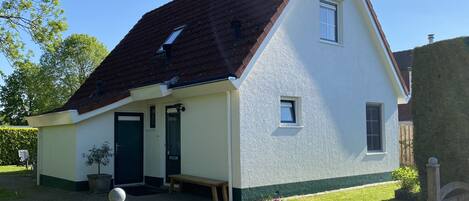 Unser Haus / Front of house 