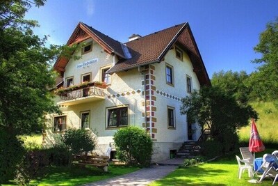 Villa Löcker 
mit 3 Ferienwohnungen und 1 Doppelzimmer
LUNGAU-CARD inklusive