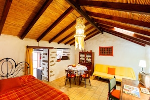 Casa  La Pintora, Wifi - Ethernet cable - SatTV - CD  player