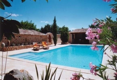 Special prices in autumn! Charming apartment with large, heated pool