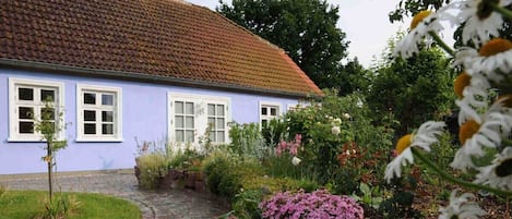 Ultramarinblaues Ferienhaus Eve