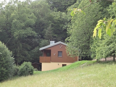 Ferienhaus auf Waldlichtung im schönen Steigerwald