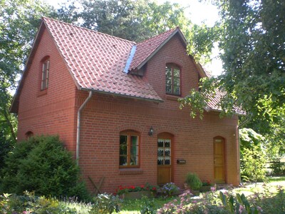 Ferienhaus auf großem, idyllischem Grundstück, kinderfreundlich