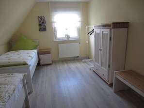 Schlafzimmer Nr.1 auf 13 m²