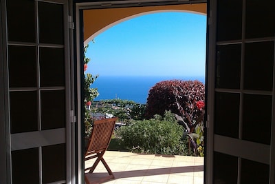 Ferienhaus mit traumhaftem Blick auf den Atlantik und die Berge - Casa Laurisol