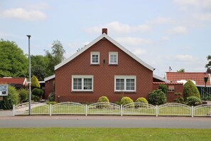 Straßenansicht