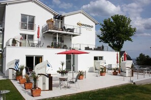 Esterni