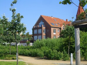 Hausansicht von der Promenade