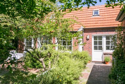 "Lütte Hütt" - la casa isleña independiente con terraza y jardín para 5 personas