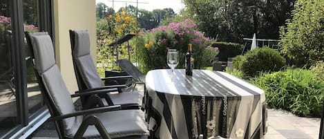 Terrasse und Garten