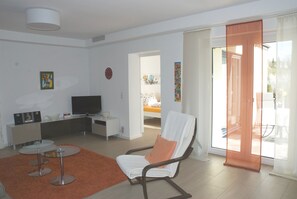 Blick: Fernseher,Terrasse