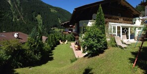 Unser Ferienhaus mit Garten mitten in den Stubaier Alpen 