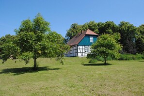 Haus vom Garten aus