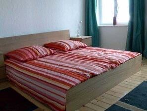 Großes Schlafzimmer