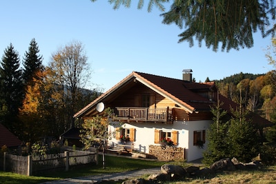 Idyllisch gelegenes, naturgehaltenes Ferienhaus am Nationalpark Bayerischer Wald