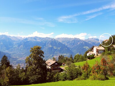 Spacious apartment in a sunny, stunning panoramic location above Meran