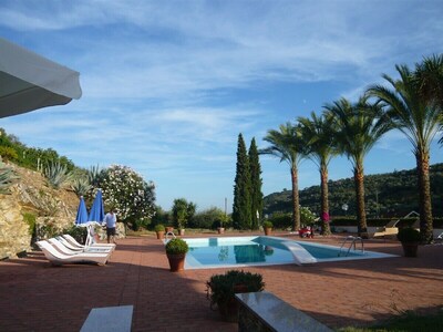 Spacious, secluded villa with exclusive ambience and private pool .....