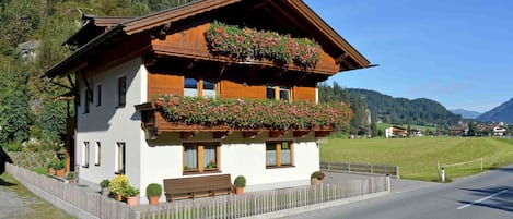 Haus Schiestl im Sommer