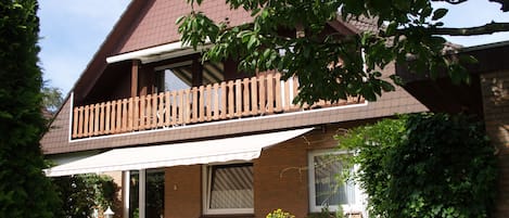 Blick auf die Wohnung mit Loggia