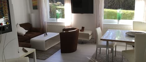 Blick ins Wohnzimmer