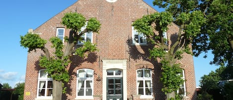 Hof Homfeld Straßenansicht