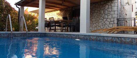 Terrasse mit privatem Pool
