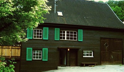 Schwarzwaldbauernhaus Wutach, historisches Ferienhaus mit Alpenblick, Kachelofen