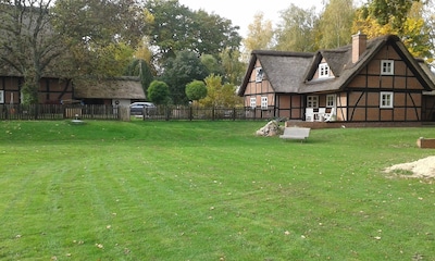 Cozy vacation days under thatch in the biosphere reserve