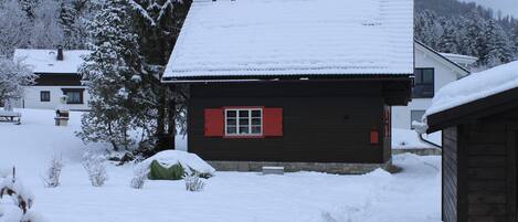 Winter - das Haus von Westen