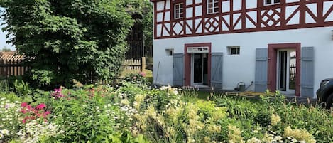 Haus mit Bauerngarten