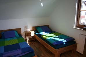 Schlafzimmer 2