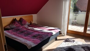 Schlafzimmer 1 