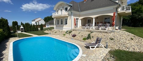 Feriendomizil mit Pool