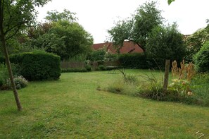 Garten mit Spielwiese
