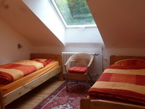 Schlafzimmer 2