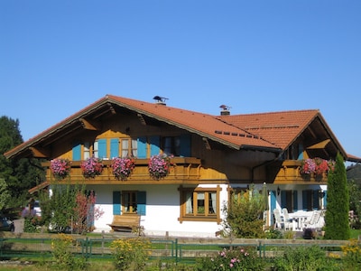 Gepflegtes Haus in ruhiger, sonniger Ortsrandlage mit Bergblick - 3 Sterne DTV