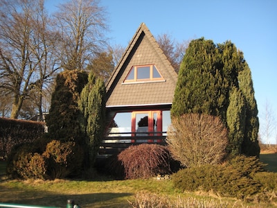 Ferienhaus Wilden, gemütliches Holzhaus, 850 m² eingezäunt für Ihren Hund.