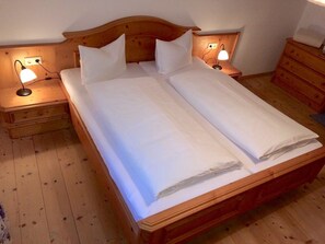 Schlafzimmer 2 