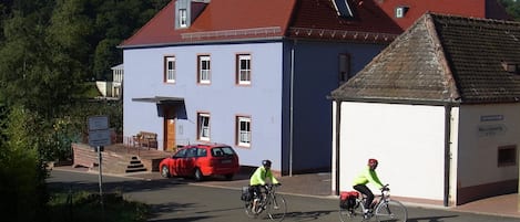 Haus mit Maintalradweg