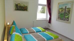 Schlafzimmer 1 mit Doppelbett