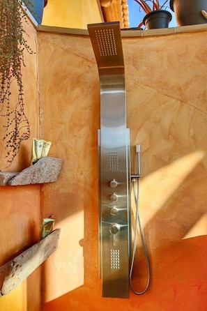 Hand-held showerhead