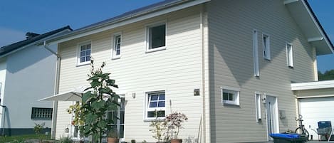 Wood house with heated flooring and disabled access, built at the end of 2013