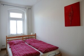 Schlafzimmer mit Doppelbett (160x200cm)