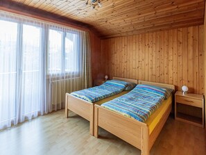 Schlafzimmer 1 mit Balkon