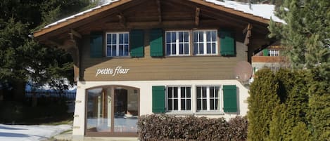 Chalet Petite Fleur
