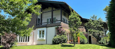 Geräumige Landhaus-Villa