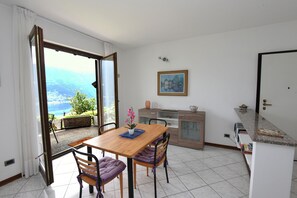 Living room with exit to the terrace