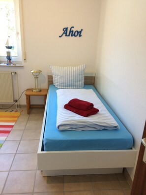 Schlafzimmer mit 2 Einzelbetten