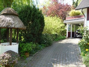 Auffahrt zum Carport